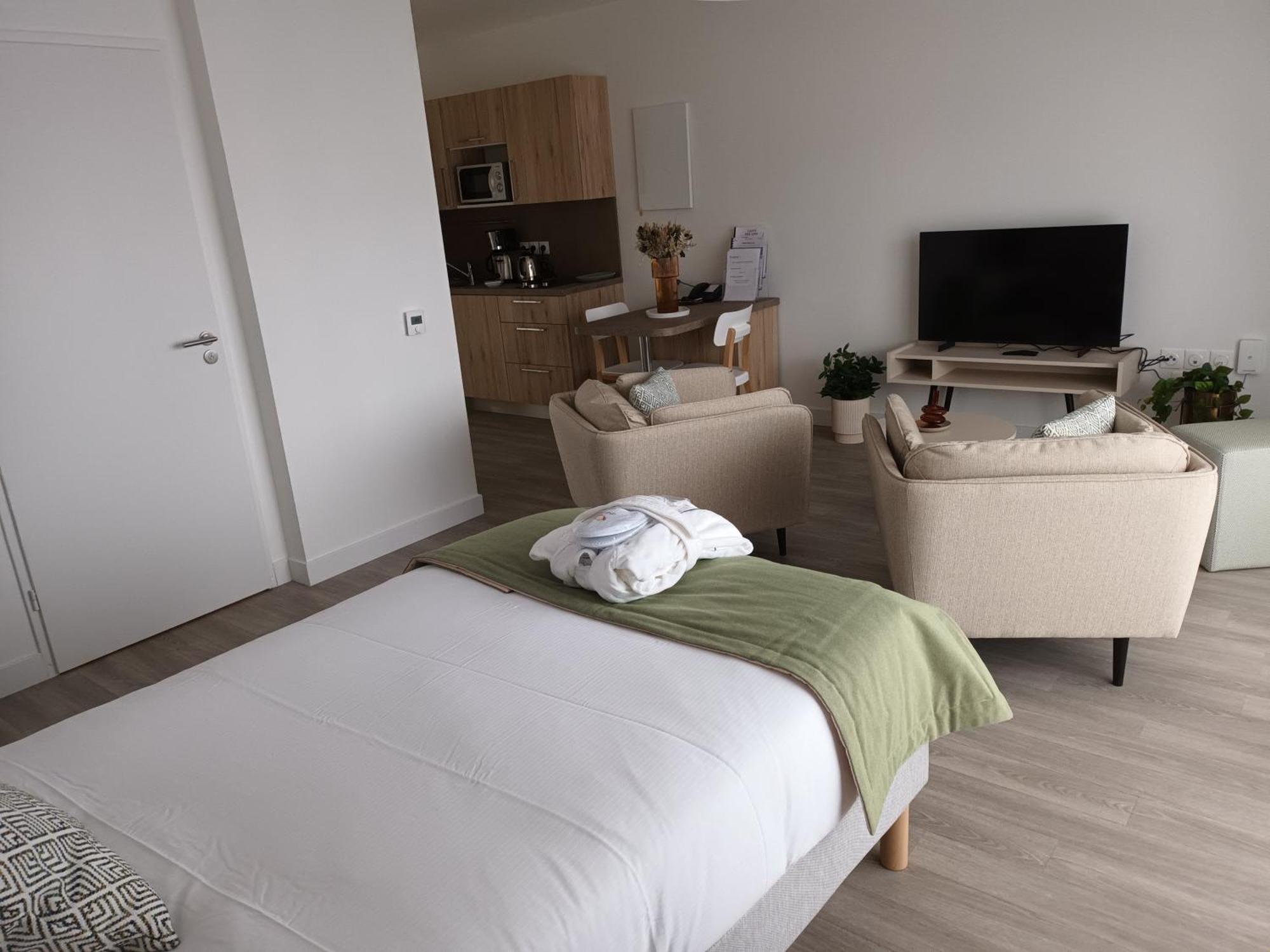 Domitys Les Demoiselles Aparthotel Beaune  Exterior photo